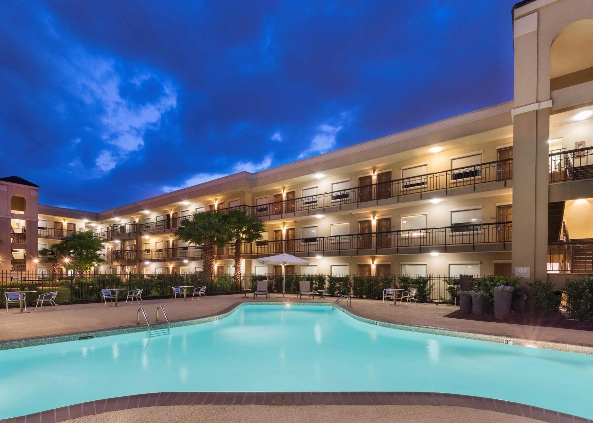 Comfort Suites Baton Rouge South I-10 Extérieur photo